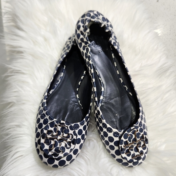 🔹️TORY BURCH🔹️ navy blue & white polka dots Ballet flats size 8 ✨️💙 - Picture 1 of 12